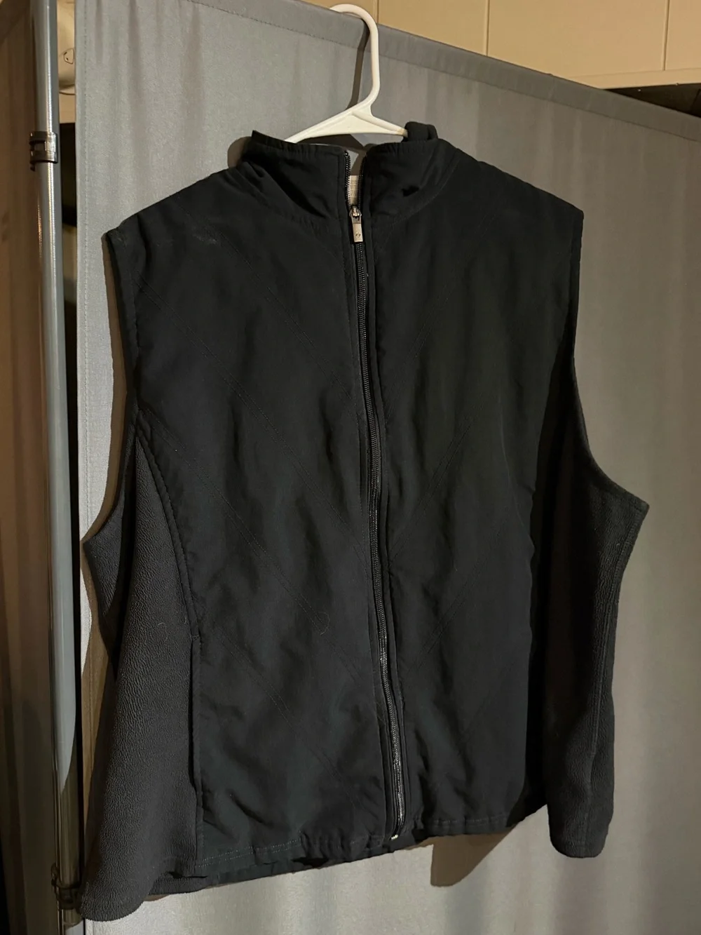 Columbia Men's Black Zip-Front Shell Vest